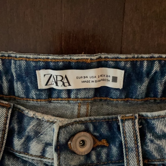 Zara Distressed Denim Shorts - Picture 4 of 7